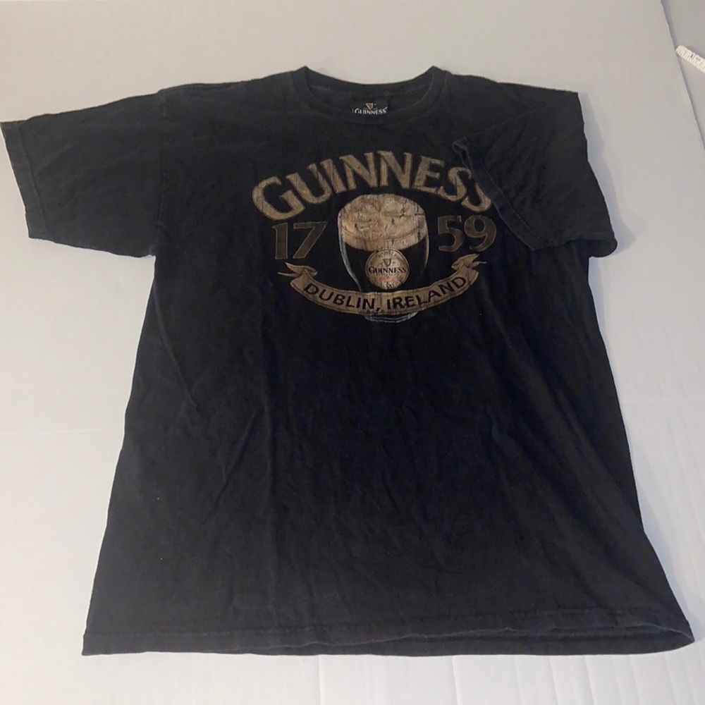 Guinness Unisex Large Distressed Graphic Short Sleeve Black Tee Shirt
